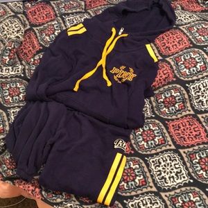 VS PINK JACKET AND PANTS SET 🐶💞 **Final Price